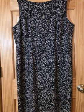 Sleeveless Black Midi Dress with White Swirl Pattern